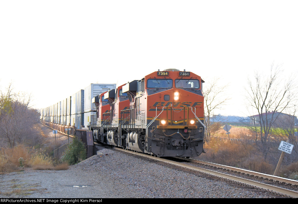 BNSF 7354